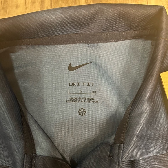 Nike Victory Women's Dri-FIT Short-Sleeve Printed Golf Polo - Picture 3 of 8